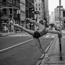 Балерини на вулицях міста
